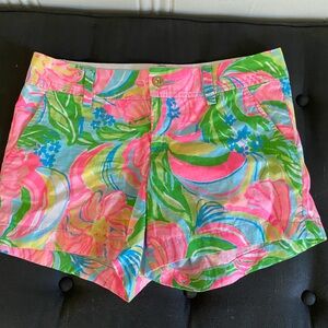 Vineyard Vines Shorts Sz 4